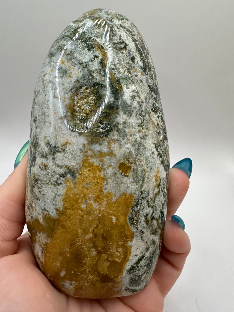 manifestation booster,” Pyrite is increasingly popular for its ability to attract prosperity and transform intentions into reality