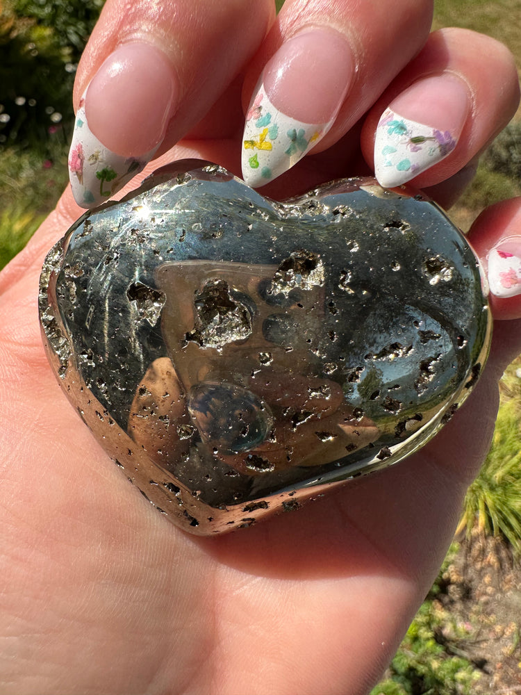 Psychic medium reading with crystals and tarot cards